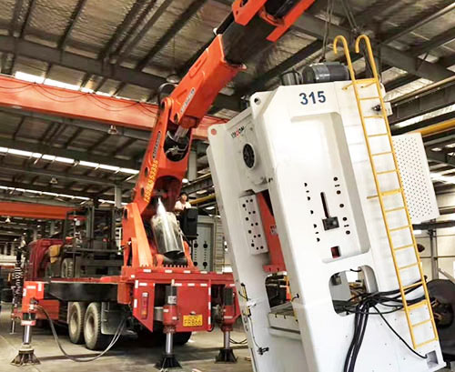 瑞金附近随车吊出租，轻松解决运输难题