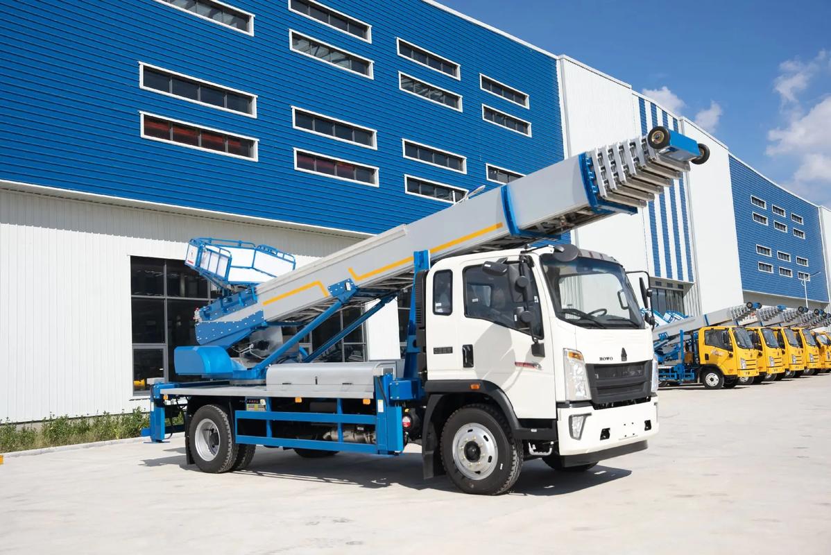 瑞金出租云梯车高空作业车 建筑垃圾搬运